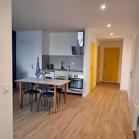 5 Personnes- Centre Village *