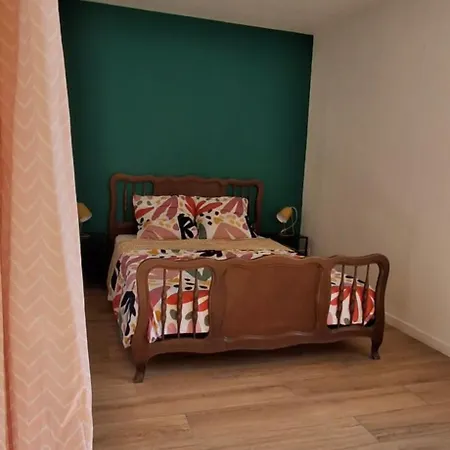 5 Personnes- Centre Village Appartement