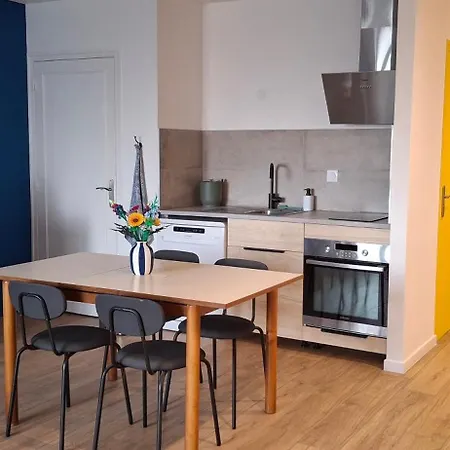 5 Personnes- Centre Village *